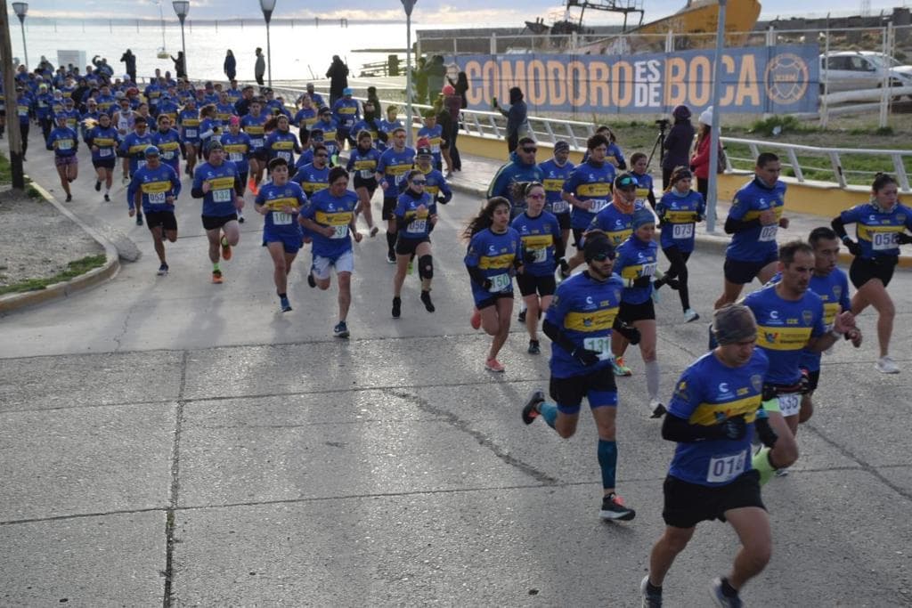 Largada por la costanera junto al mural Comodoro Es De Boca