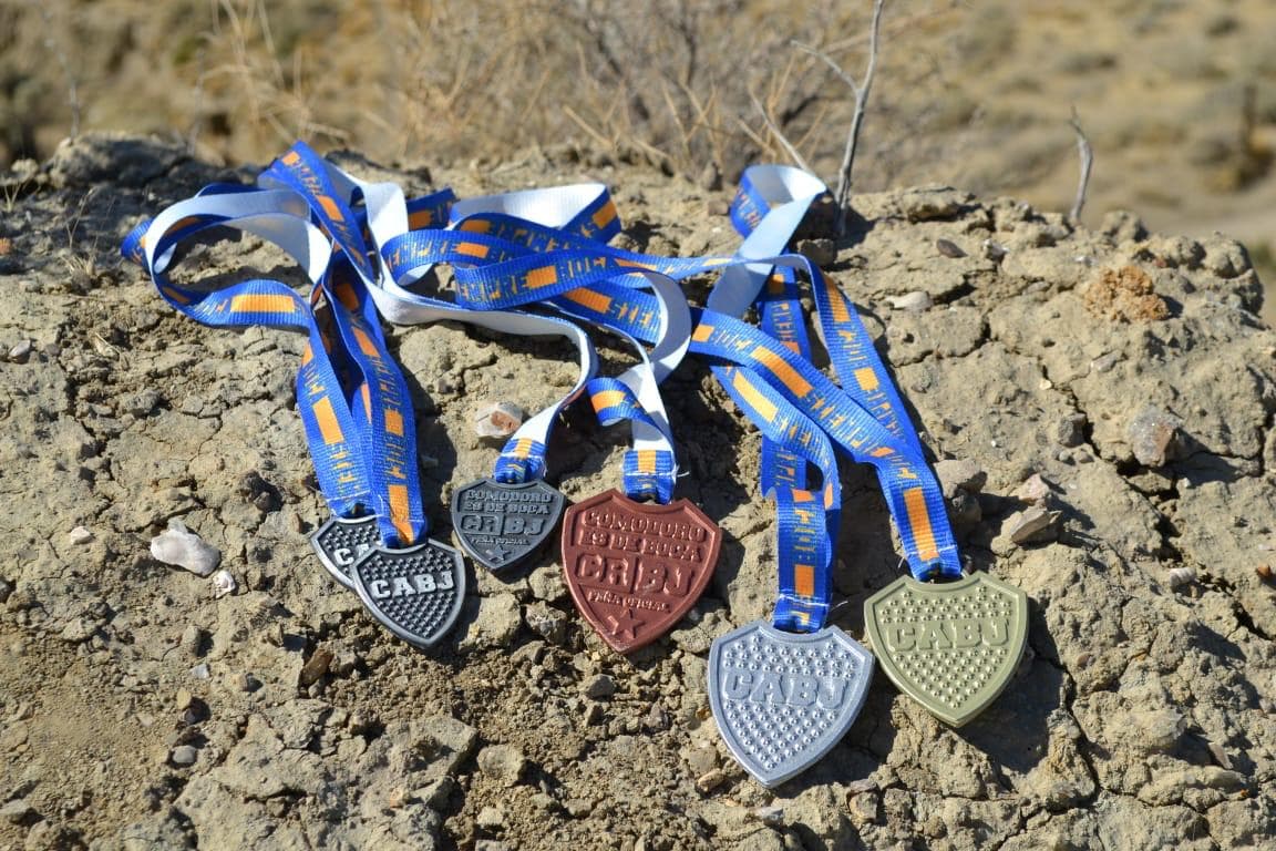 Medallas de la carrera sobre la costa de Rada Tilly